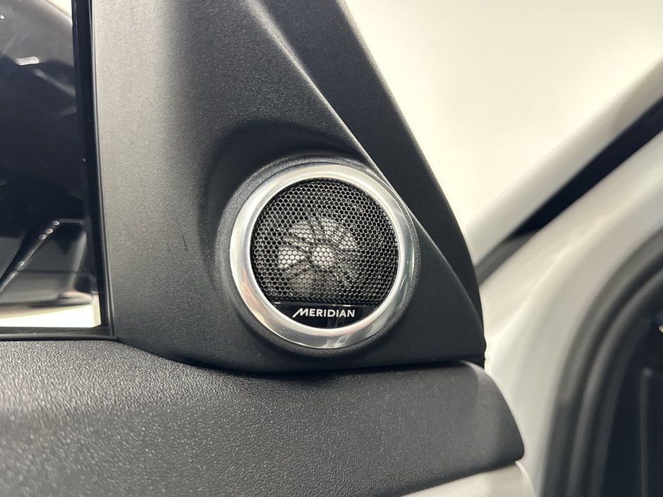 2022 Land Rover Range Rover Evoque P250 R-Dynamic SE-27