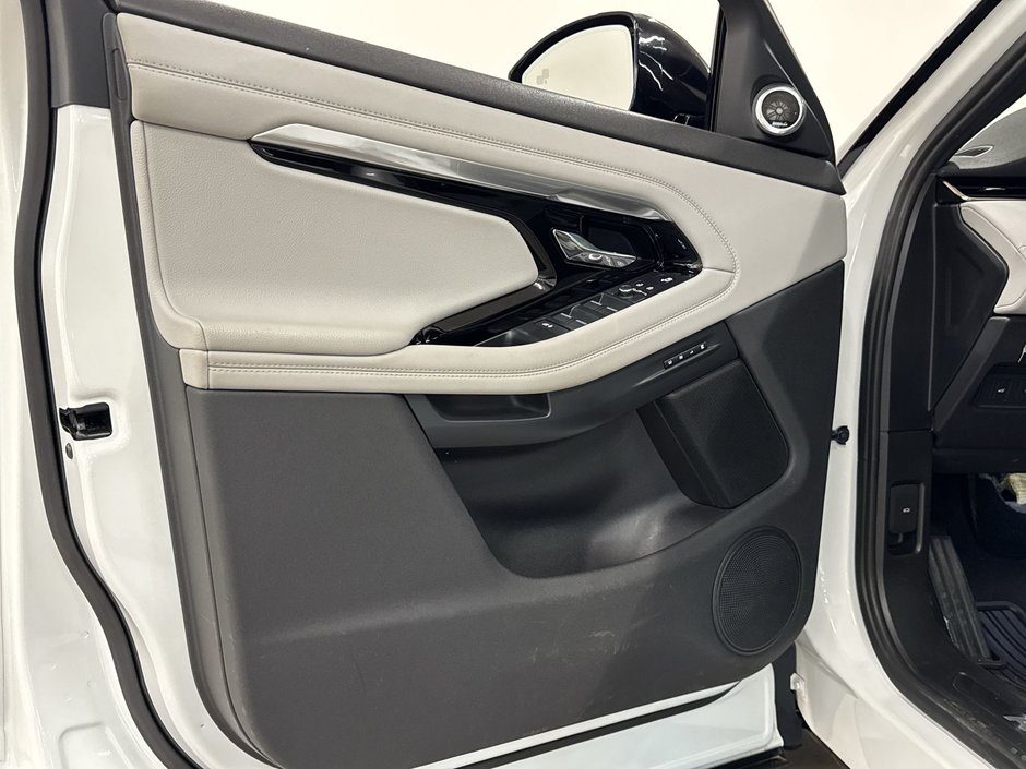 2022 Land Rover Range Rover Evoque P250 R-Dynamic SE-14