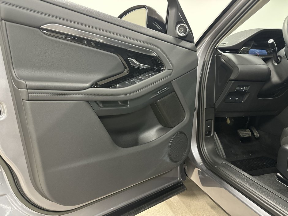 2023 Land Rover Range Rover Evoque P250 SE-14