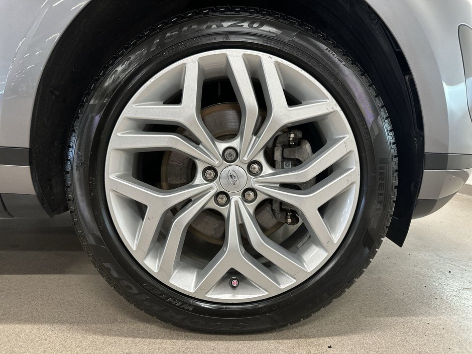 2023 Land Rover Range Rover Evoque P250 SE-26