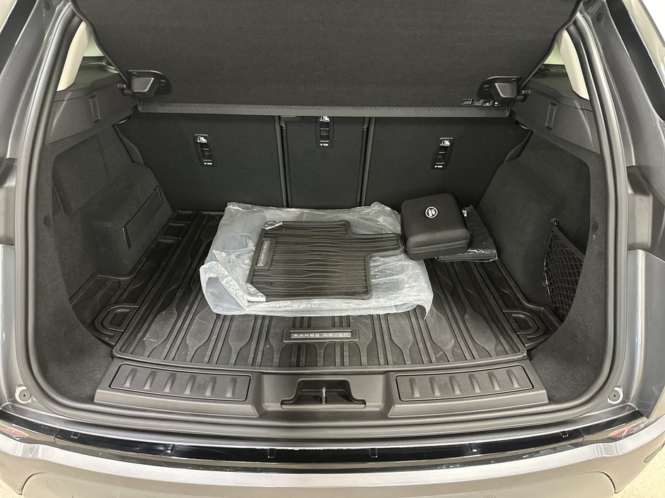 2023 Land Rover Range Rover Evoque P250 SE-23