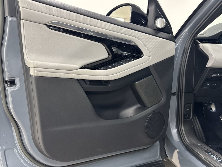 2023 Land Rover Range Rover Evoque P300 HST-14