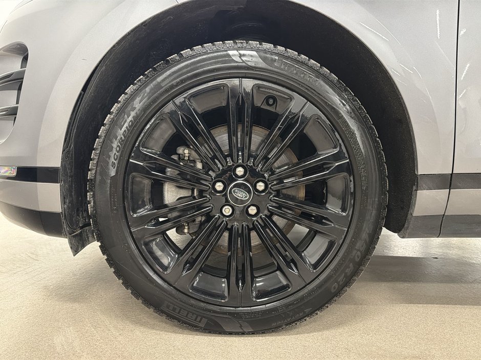 2024 Land Rover Range Rover Evoque P250 Dynamic SE-26