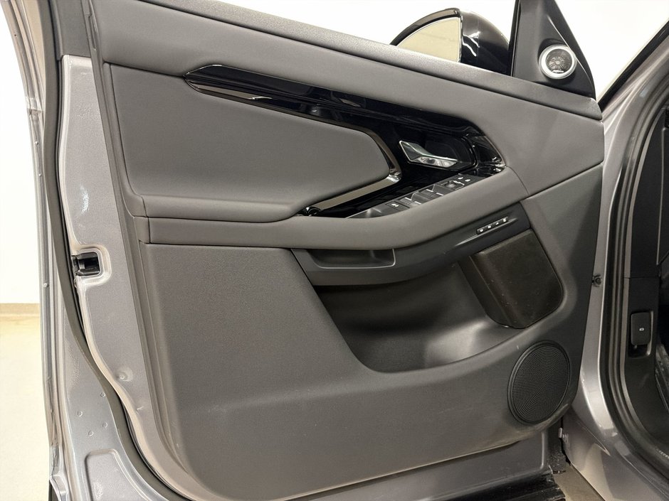 2024 Land Rover Range Rover Evoque P250 Dynamic SE-14