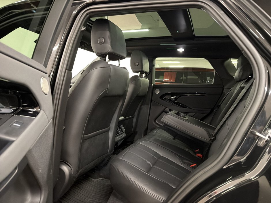 2025 Land Rover Range Rover Evoque P250 Dynamic SE-22