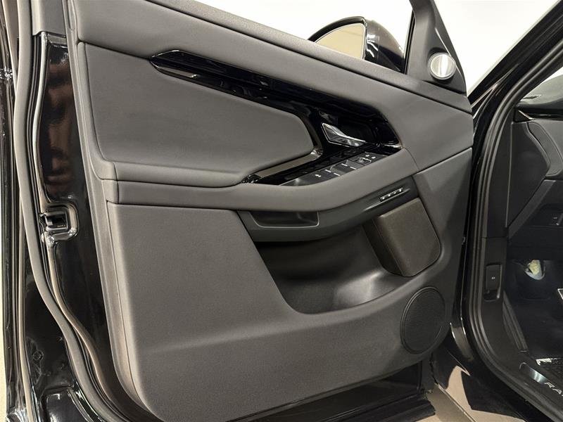 2025 Land Rover Range Rover Evoque P250 Dynamic SE-6