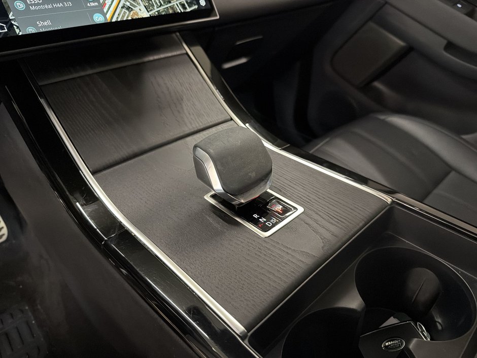 2025 Land Rover Range Rover Evoque P250 Dynamic SE-20