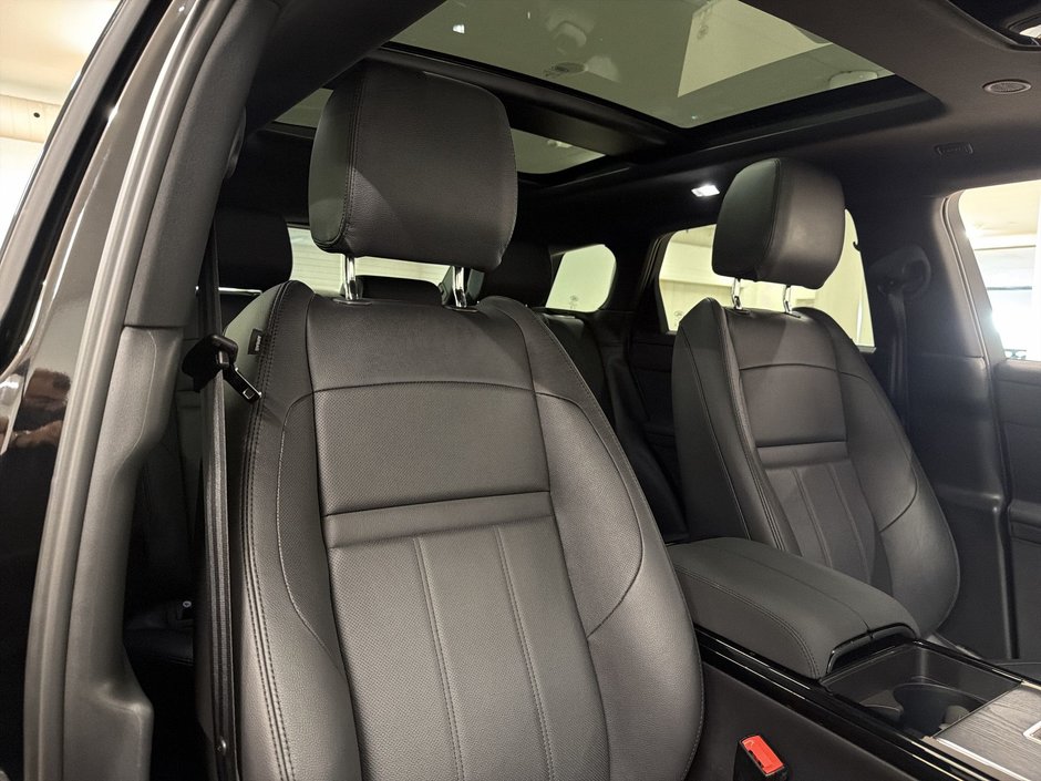 2025 Land Rover Range Rover Evoque P250 Dynamic SE-24