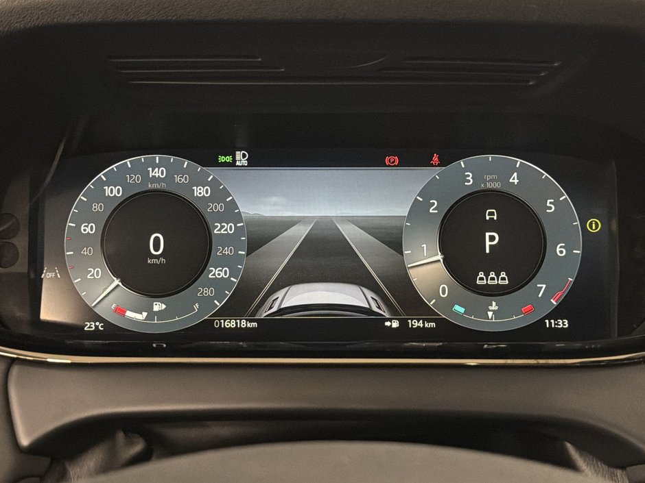 2025 Land Rover Range Rover Evoque P250 Dynamic SE-16