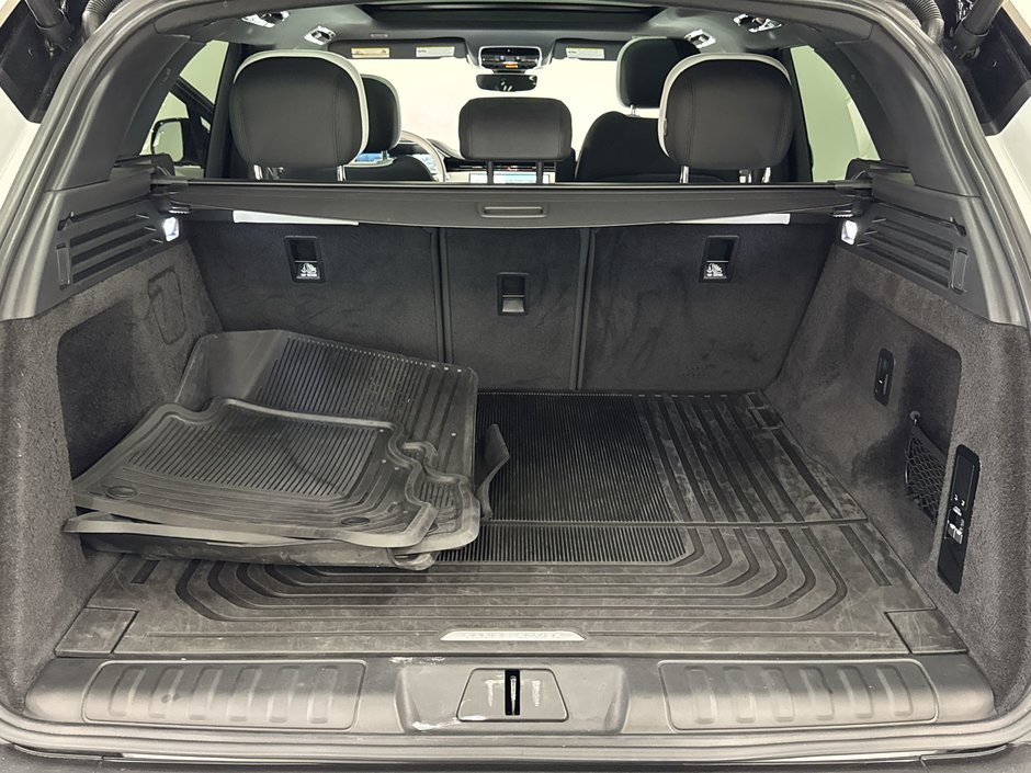 2024 Land Rover Range Rover Sport P400 Dynamic SE-23
