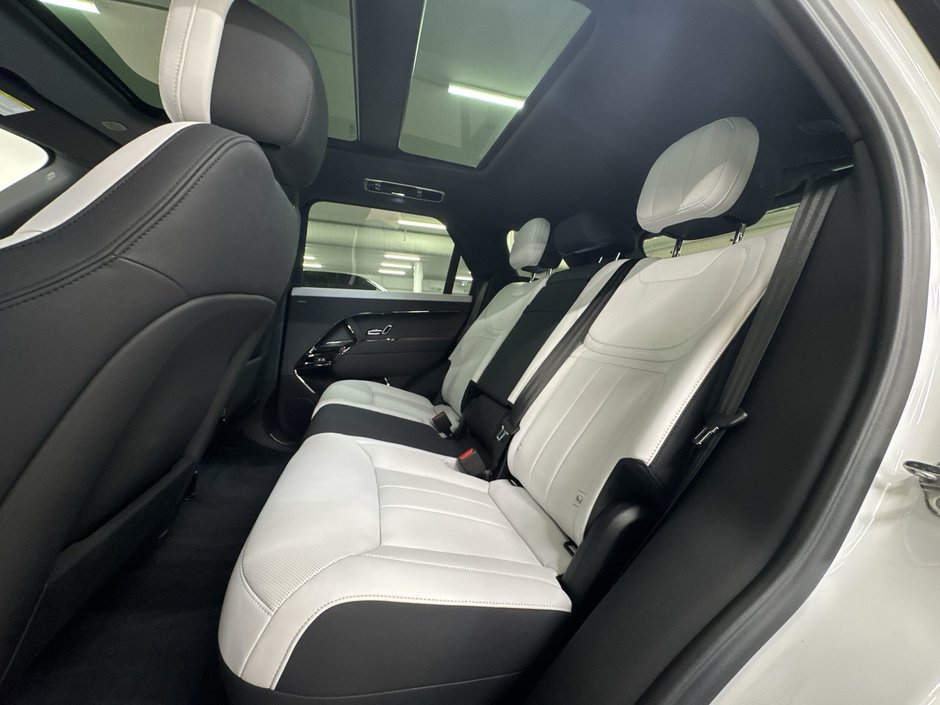 2024 Land Rover Range Rover Sport P400 Dynamic SE-22