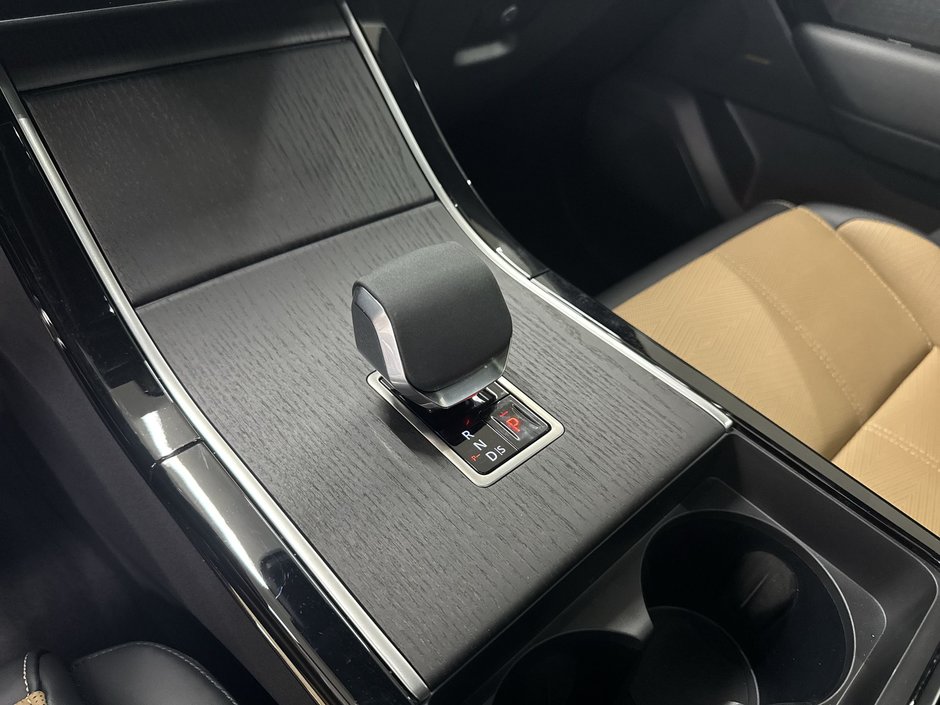 Land Rover Range Rover Velar P400 Dynamic HSE 2025-22