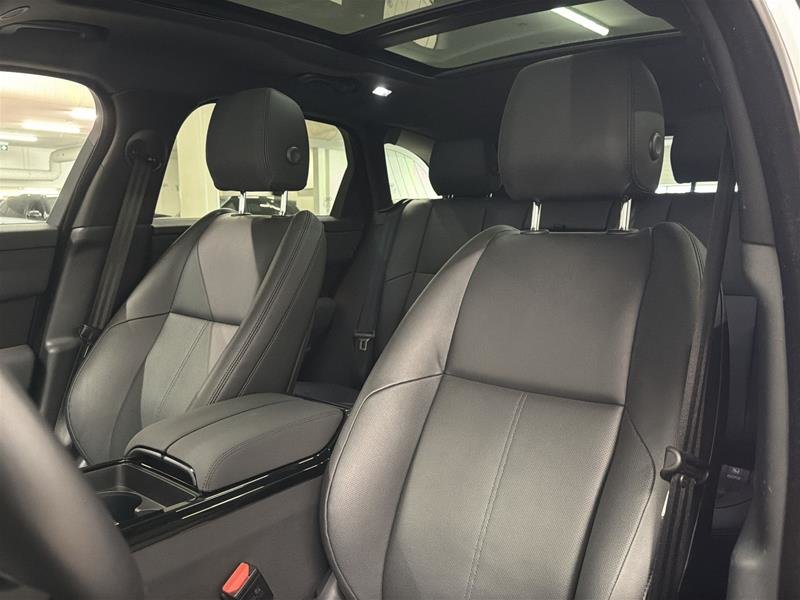 2025 Land Rover Range Rover Velar P250 Dynamic SE-8