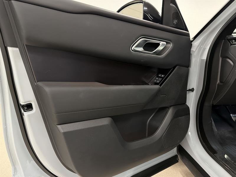 2026 Land Rover Range Rover Velar P250 Dynamic SE *Ltd Avail*-6