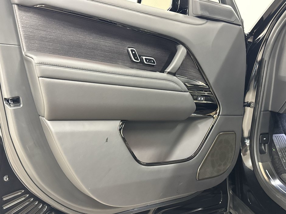 2024 Land Rover Range Rover P615 SV SWB-14