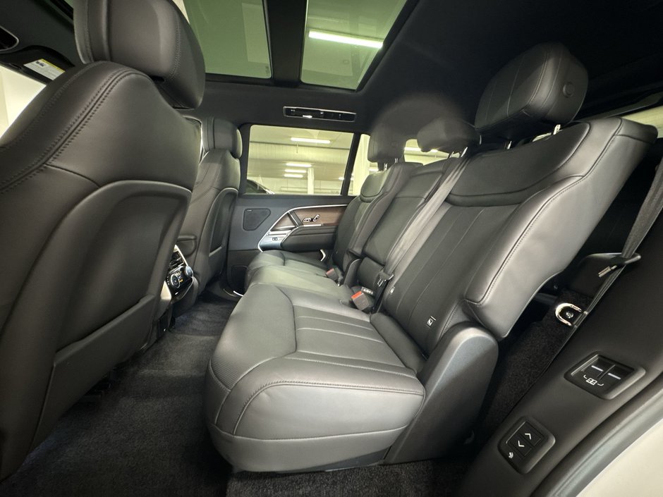 2025 Land Rover Range Rover P530 SE LWB 7 Seat-22
