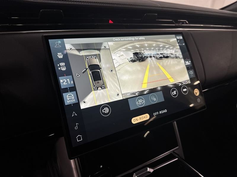 2025 Land Rover Range Rover P550e SE SWB-9