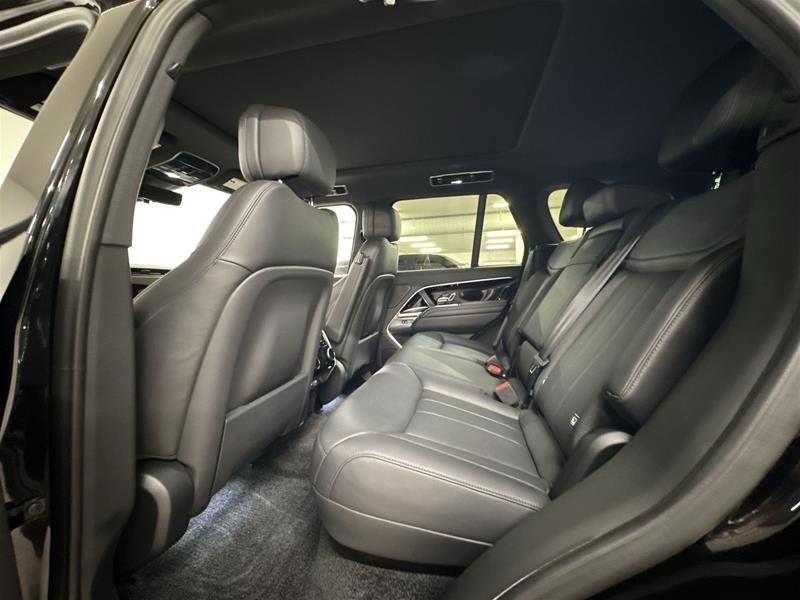 2025 Land Rover Range Rover P550e SE SWB-14