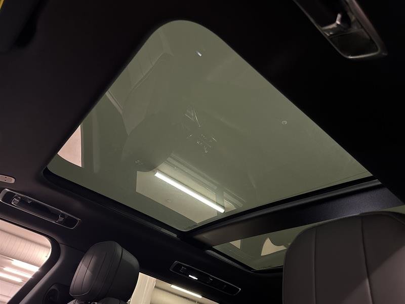 2025 Land Rover Range Rover P530 SE LWB 7 Seat-13