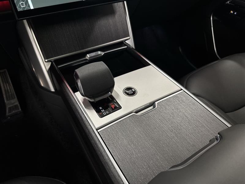 2025 Land Rover Range Rover P530 SE LWB 7 Seat-12