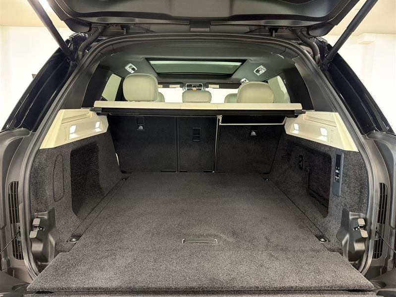 2026 Land Rover Range Rover P530 SE SWB-18