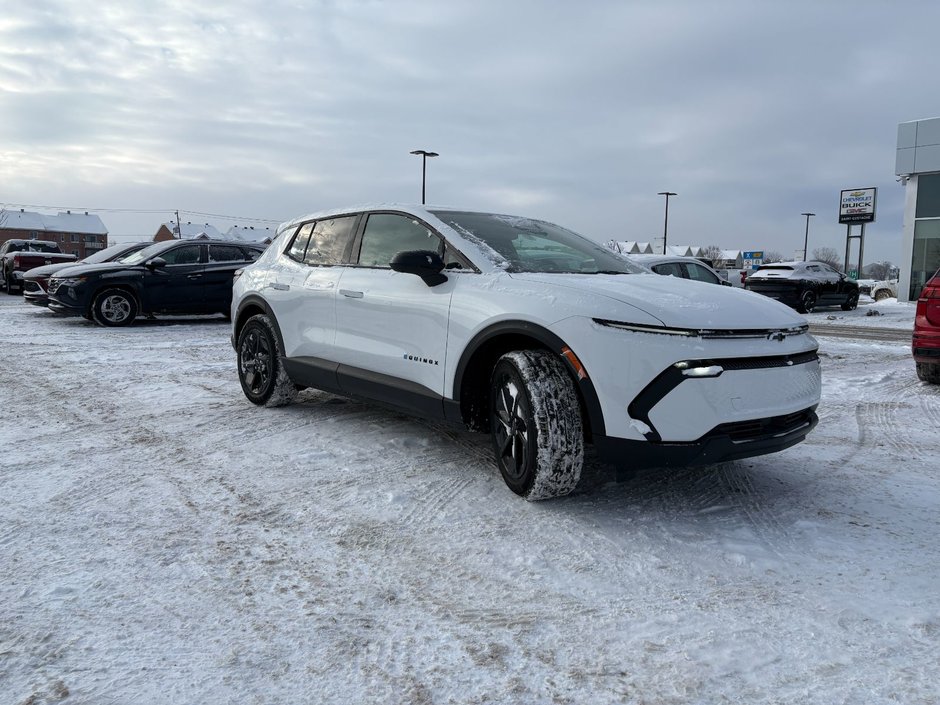 Chevrolet Equinox EV  2026 à Saint-Eustache, Québec - w940px