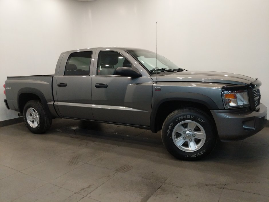 Triple Seven Chrysler | 2011 Dodge Dakota SXT Crew Cab 4WD Low Kms ...