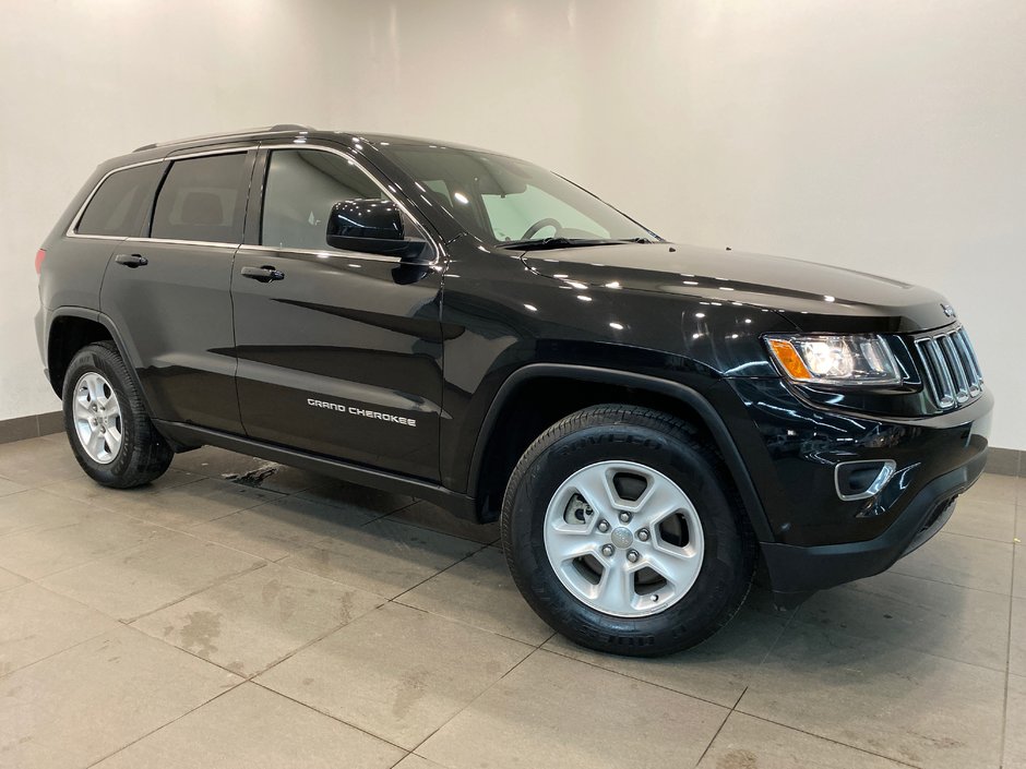 Triple Seven Chrysler | 2015 Jeep Grand Cherokee 4x4 Laredo | #8W0291