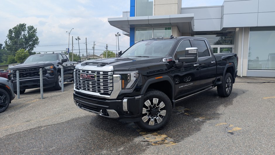 2024 GMC Sierra 2500HD Denali in Magog, Quebec - w940px