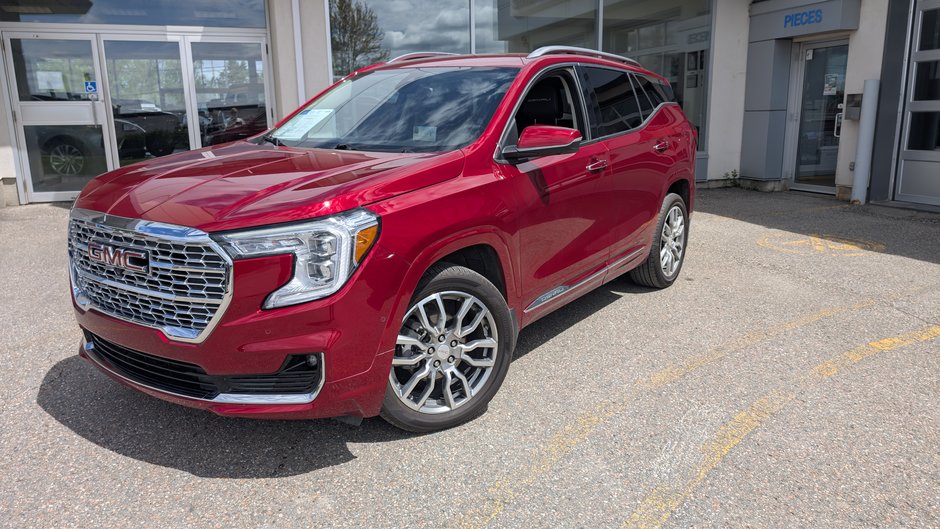 2023 GMC Terrain Denali in Magog, Quebec - w940px