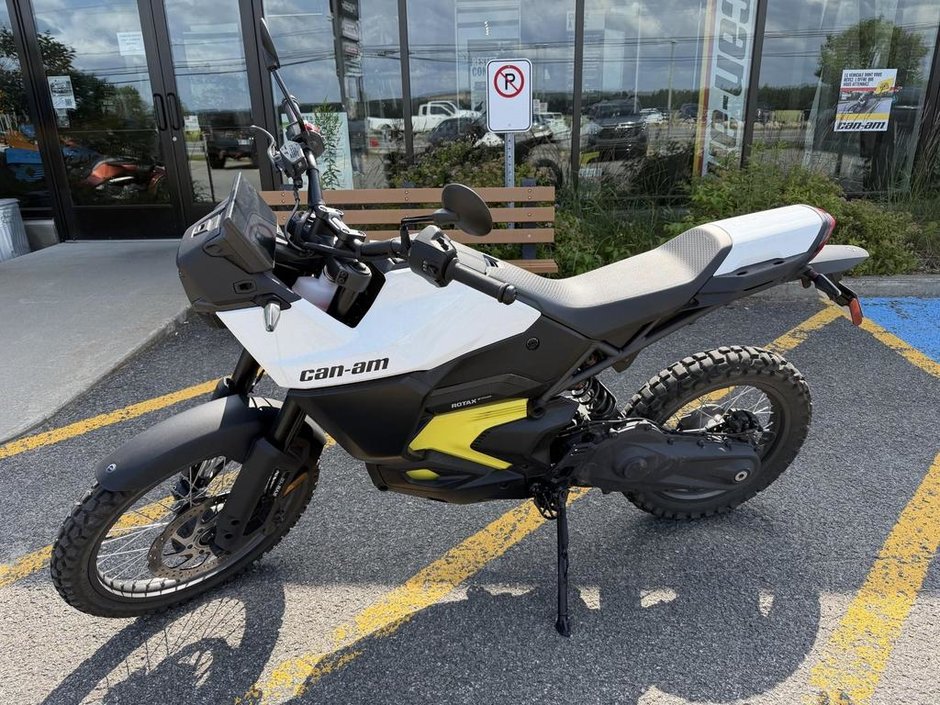 Can-Am ORIGIN Electrique  2025 à Charlemagne, Québec