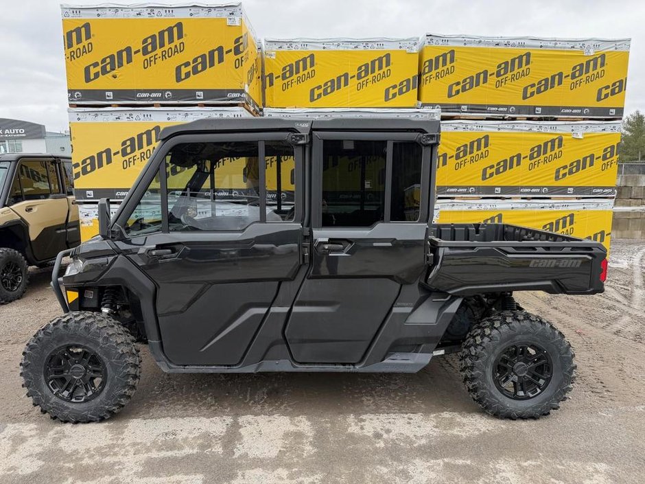2025 Can-Am DEFENDER MAX LIMITED CAB LONE STAR in Charlemagne, Quebec