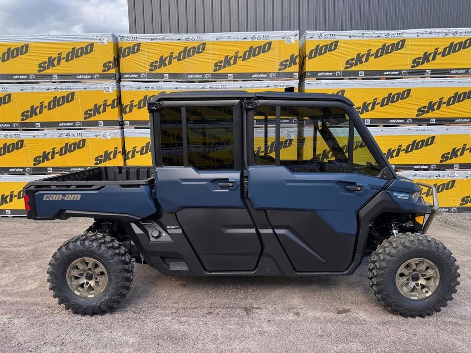 Can-Am DEFENDER MAX LTD CAB HD10  2025 à Charlemagne, Québec