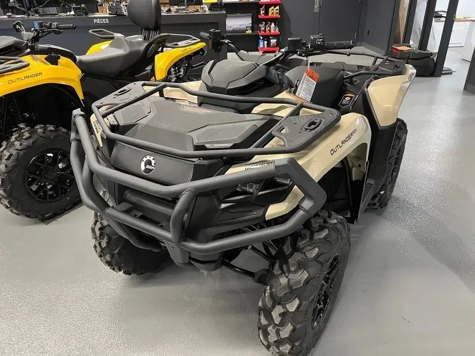 2025 Can-Am OUTLANDER 700 PRO XU HD7 in Charlemagne, Quebec