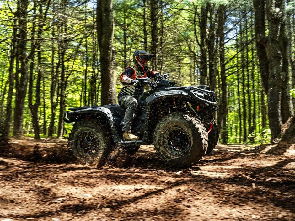 Can-Am OUTLANDER BACKCOUNTRY 1000R  2026 à Charlemagne, Québec