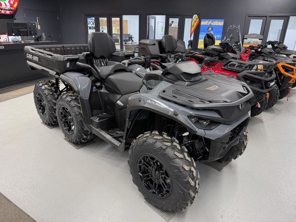 Can-Am OUTLaNDER MAX 6X6 DPS 850  2026 à Charlemagne, Québec