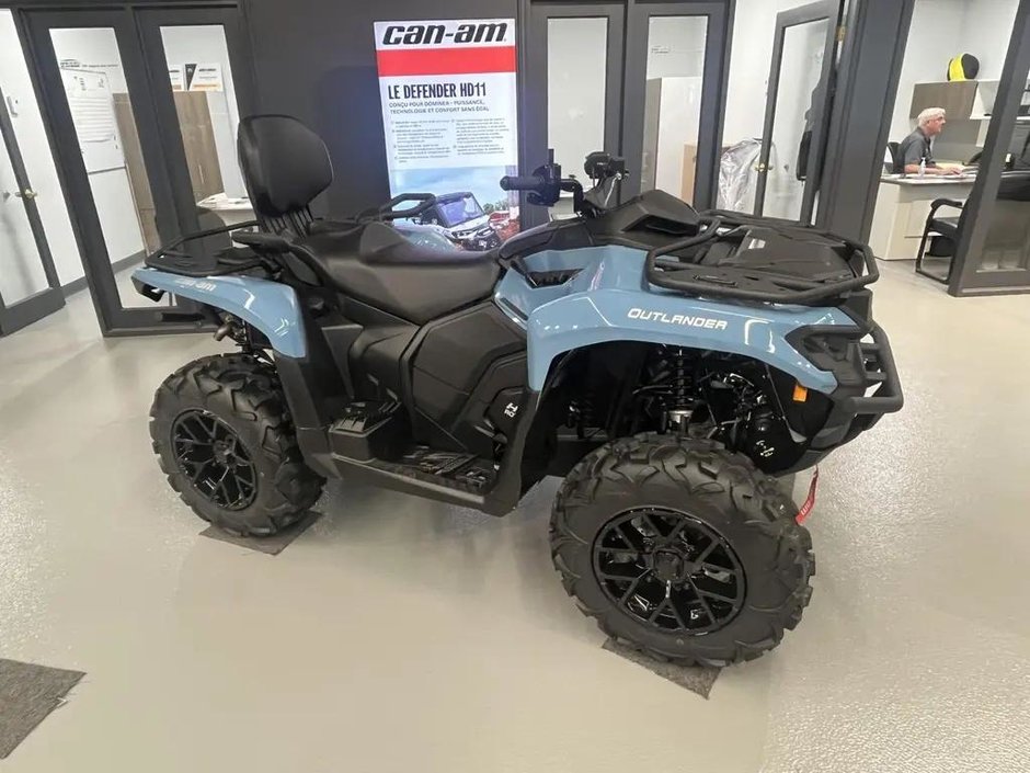 2026 Can-Am OUTLANDER MAX 700 XT in Charlemagne, Quebec