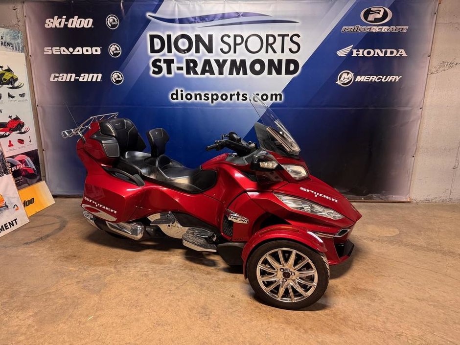 2015 Can-Am RT LIMITED SE6 in Charlemagne, Quebec