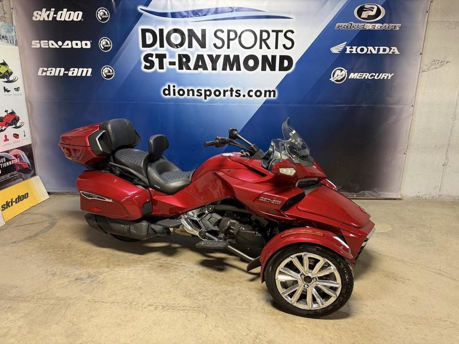 2018 Can-Am SPYDER F3 LIMITED in Charlemagne, Quebec
