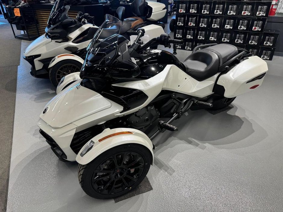 Can-Am Spyder F3 T SE6 F3-T  2024 à Charlemagne, Québec