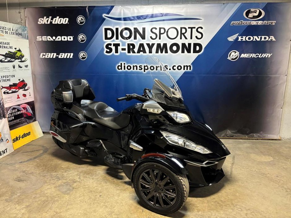 Can-Am SPYDER RT-S SE6  2014 à Charlemagne, Québec