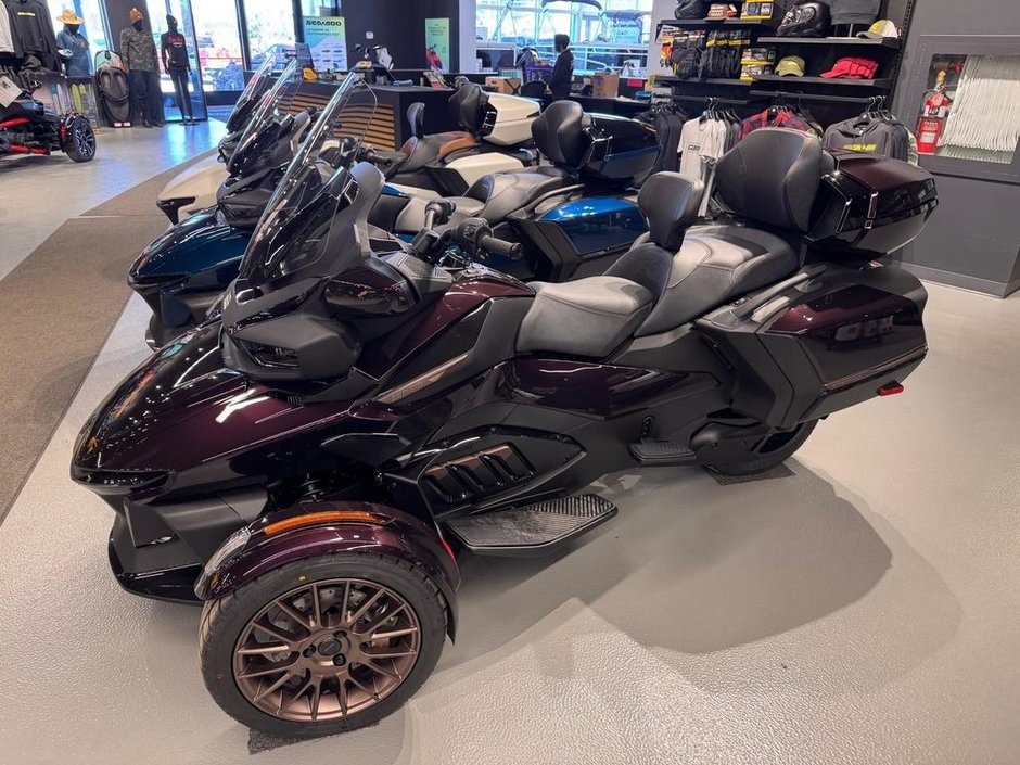 Can-Am SPYDER RT SEA TO SKY LIMITED  2025 à Charlemagne, Québec