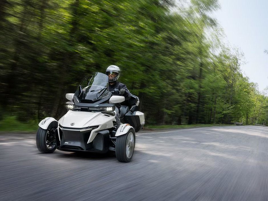 2026 Can-Am SPYDER RT SEA TO SKY LIMITED in Charlemagne, Quebec