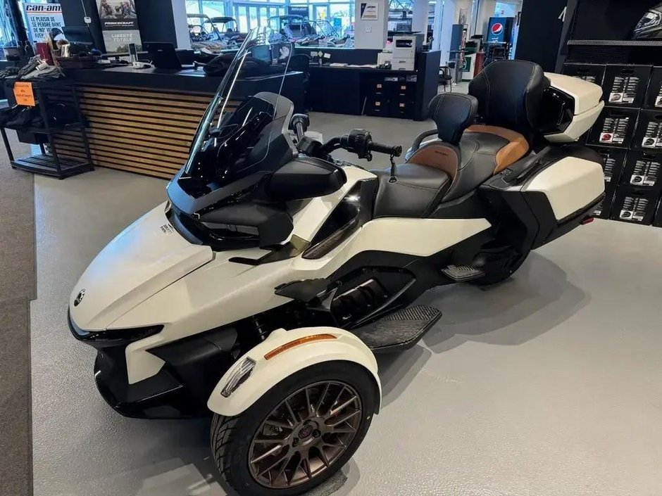 2024 Can-Am SPYDER RT SEA-TO-SKY in Charlemagne, Quebec