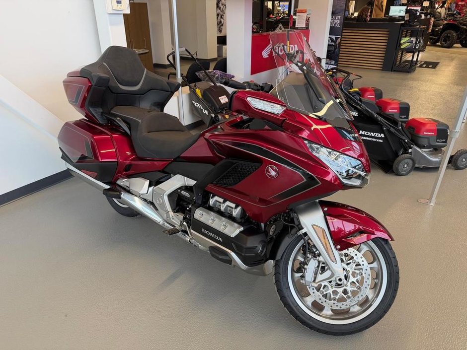 Honda GOLDWING 1800 DCT  TOURER AIR BAG  2026 à Charlemagne, Québec