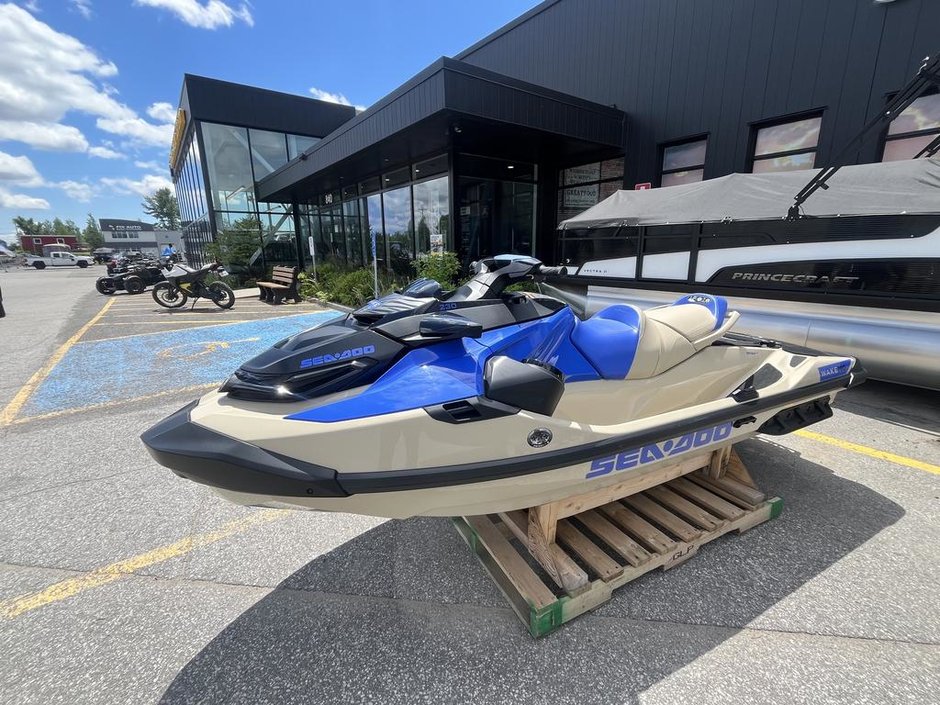 Sea-Doo WAKE PRO 230  2025 à Charlemagne, Québec