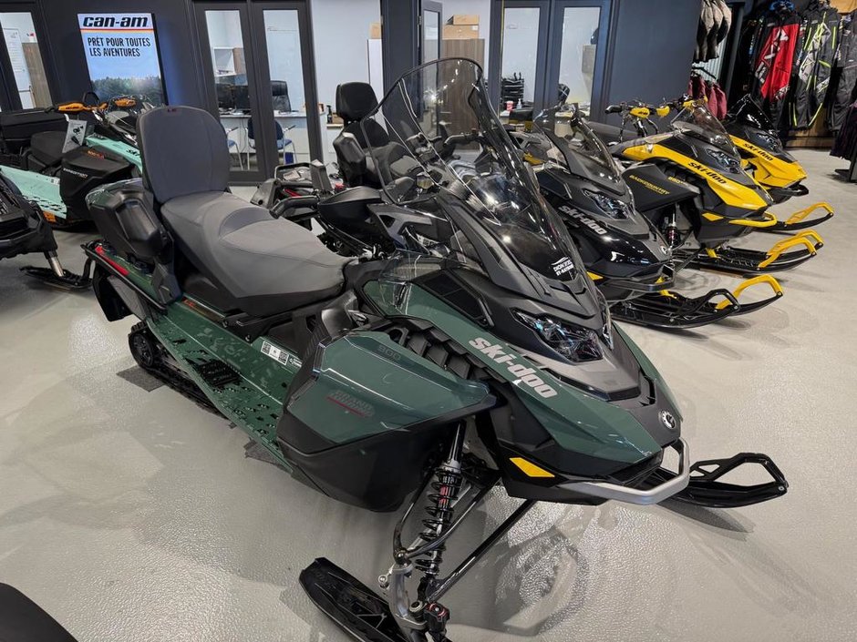 Ski-Doo GRAND TOURING 900 ACE LUXURY  2024 à Charlemagne, Québec