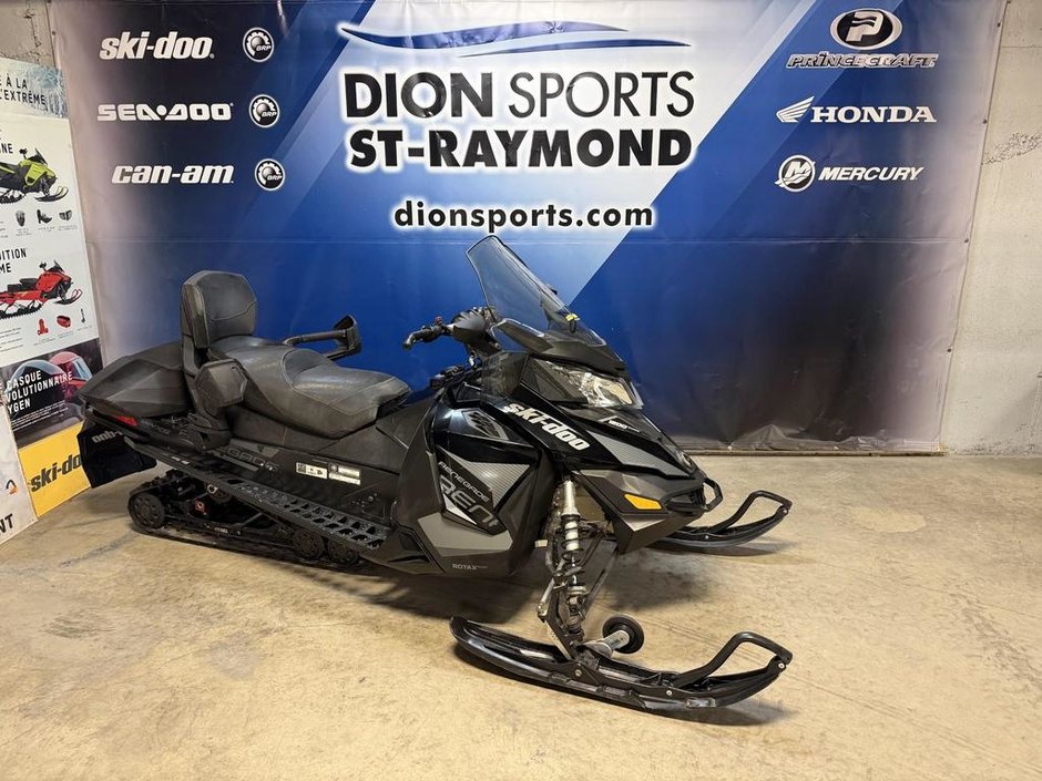 2017 Ski-Doo RENENGADE ADRENALINE 1200 in Charlemagne, Quebec
