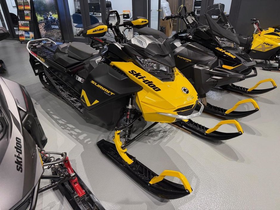 Ski-Doo SUMMIT NEO+ 600 EFI 55 Plus  2025 à Charlemagne, Québec