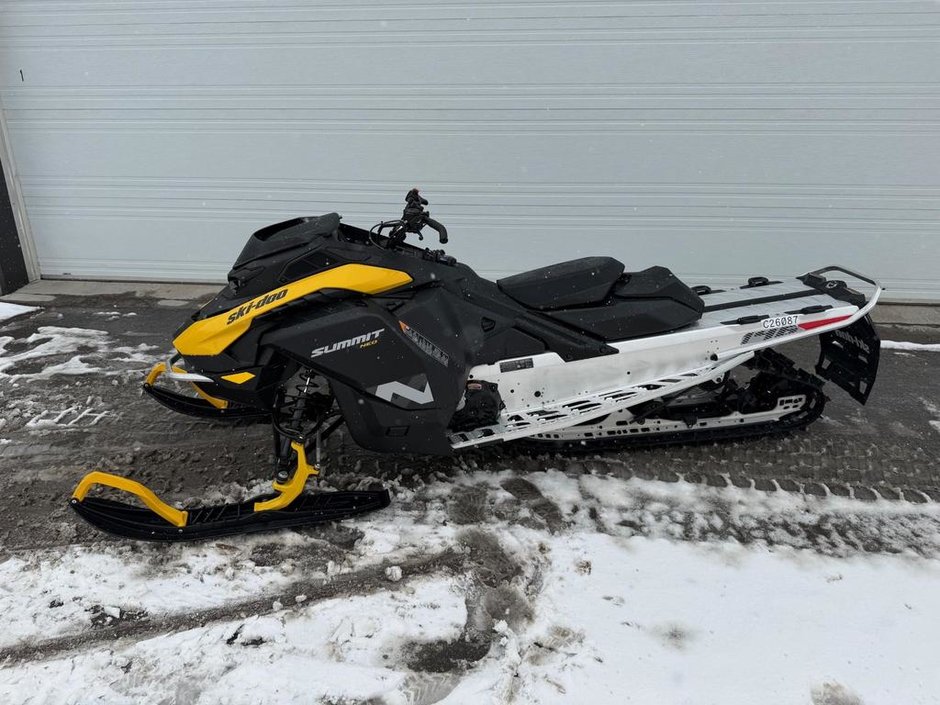 2026 Ski-Doo SUMMIT NEO + 600 EFI 85hp in Charlemagne, Quebec
